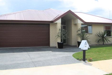Photo of property in 27 Richard Seddon Drive, Northwood, Christchurch, 8051
