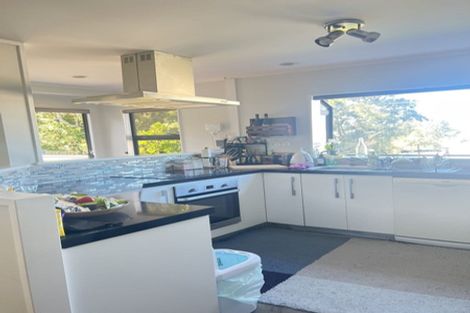 Photo of property in 11 Amery Place, West Harbour, Auckland, 0618