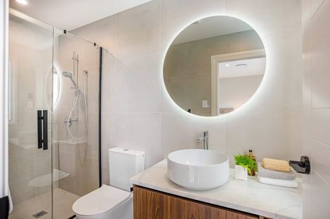 Photo of property in 40 Paparahi Place, Wainui, 0992