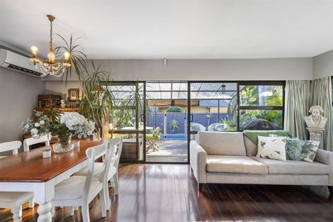 Photo of property in 1/37 Wolsley Avenue, Milford, Auckland, 0620