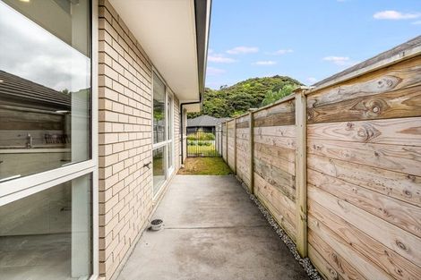 Photo of property in 5 Mooring Close, Whitby, Porirua, 5024