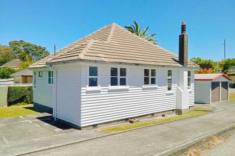 Photo of property in 12 Bracken Road, Newlands, Wellington, 6037