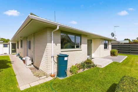 Photo of property in 48a Rewarewa Crescent, Waikanae, 5036