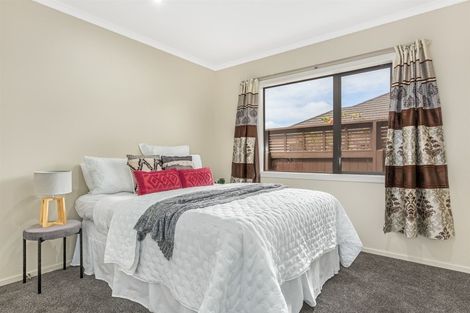 Photo of property in 17 Tongariro Drive, Aotea, Porirua, 5024