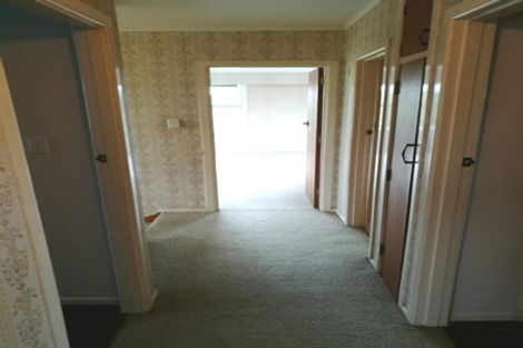 Photo of property in 3/69 Royal View Road, Te Atatu South, Auckland, 0610