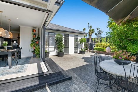 Photo of property in 57 Roberta Crescent, Orewa, 0931