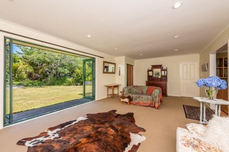 Photo of property in 33 Mokena Kohere Street, Manakau, Levin, 5573
