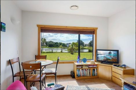 Photo of property in 7 Marewa Place, Waikanae Beach, Waikanae, 5036