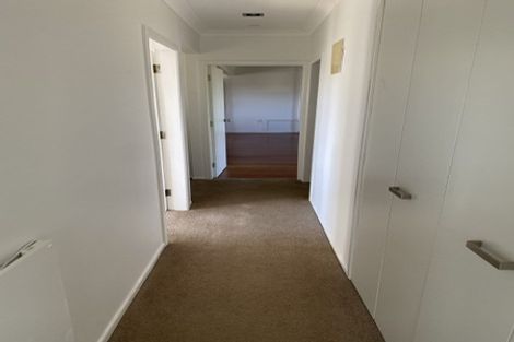 Photo of property in 11 Youngs Road, Papakura, 2110