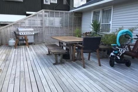 Photo of property in 15 Ware Place, Pakuranga Heights, Auckland, 2010