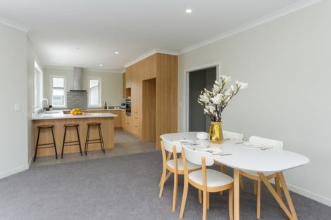 Photo of property in 16 West Place, Greenmeadows, Napier, 4112