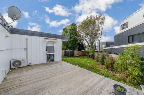 Photo of property in 2/8 Wilbur Place, Pakuranga Heights, Auckland, 2010