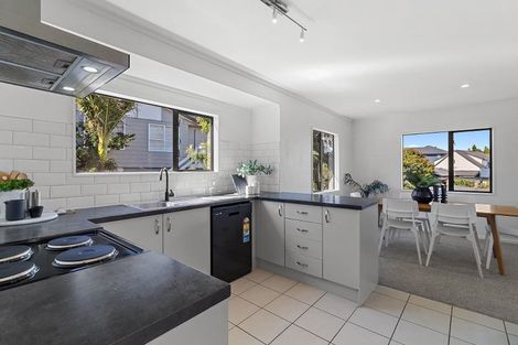 Photo of property in 64 Vintage Drive, Henderson, Auckland, 0612