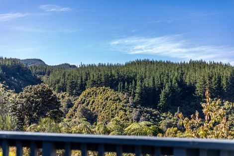 Photo of property in 21 Mcewen Crescent, Riverstone Terraces, Upper Hutt, 5018