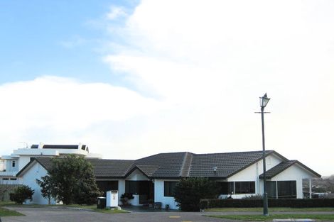 Photo of property in 12 Woodford Heights, Havelock North, 4130