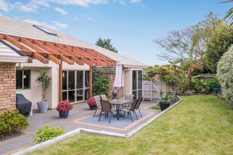 Photo of property in 10 Compass Court, Paraparaumu, 5032