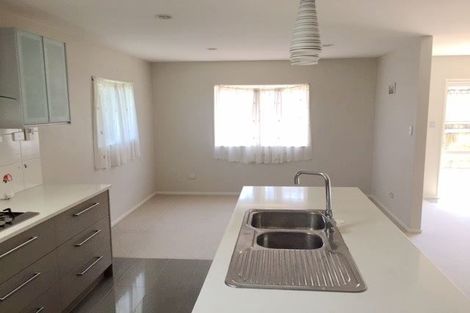 Photo of property in 23d Lexington Drive, Botany Downs, Auckland, 2010