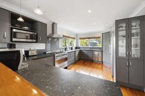 Photo of property in 6 Red Bluff Rise, Campbells Bay, Auckland, 0630