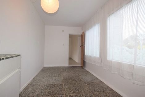 Photo of property in 19a Cleve Road, Green Bay, Auckland, 0604