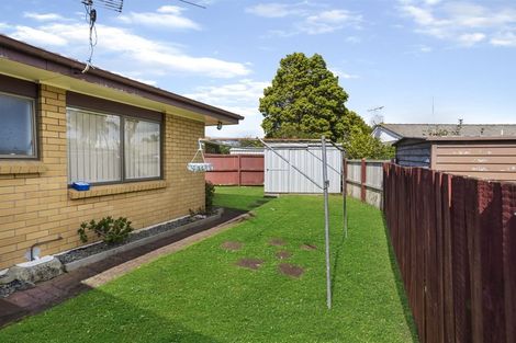 Photo of property in 1/5 Colleen Norma Place, Half Moon Bay, Auckland, 2012
