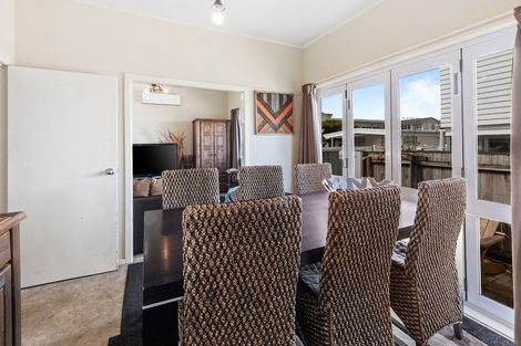 Photo of property in 17 Nicholson Avenue, Papatoetoe, Auckland, 2025