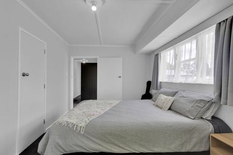 Photo of property in 1 Moule Place, Fairfield, Hamilton, 3214