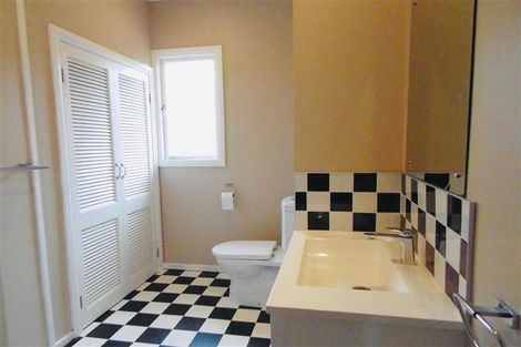 Photo of property in 292 Huatoki Street, Upper Vogeltown, New Plymouth, 4310