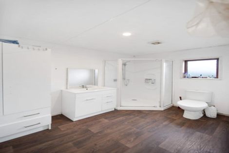 Photo of property in 33 Convair Crescent, Mangere, Auckland, 2022