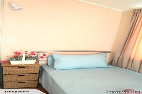 Photo of property in 1/23 Sungrove Rise, Sunnyvale, Auckland, 0612