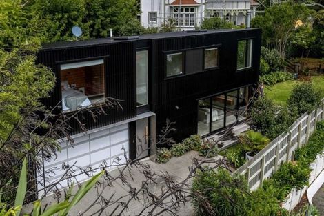 Photo of property in 76 Cutfield Road, New Plymouth, 4310