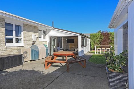 Photo of property in 19 Davidson Avenue, Pirimai, Napier, 4112