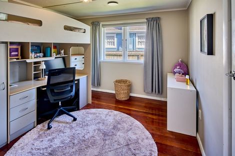 Photo of property in 316 Main Road, Tawa, Wellington, 5028