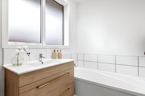 Photo of property in 44 Flower Street, Bryndwr, Christchurch, 8053