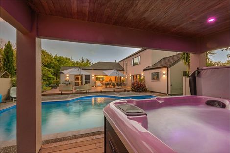 Photo of property in 52 Turitea Road, Fitzherbert, Palmerston North, 4472