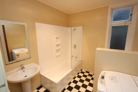 Photo of property in 40 Manor Place, Dunedin Central, Dunedin, 9016