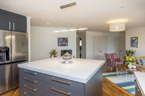 Photo of property in 8 Te Ropata Place, Waikanae Beach, Waikanae, 5036