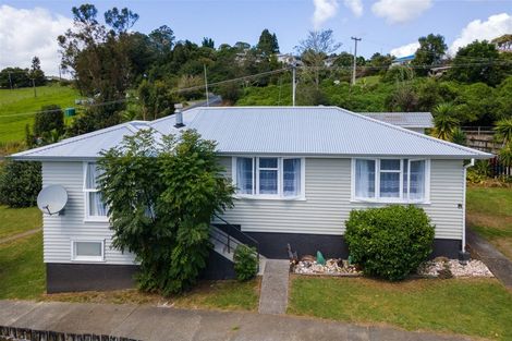 Photo of property in 4 Whiteman Road, Kawakawa, 0210