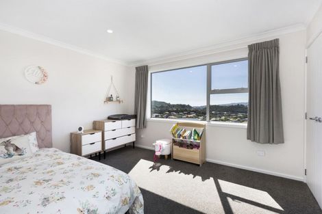 Photo of property in 64 Endeavour Drive, Whitby, Porirua, 5024