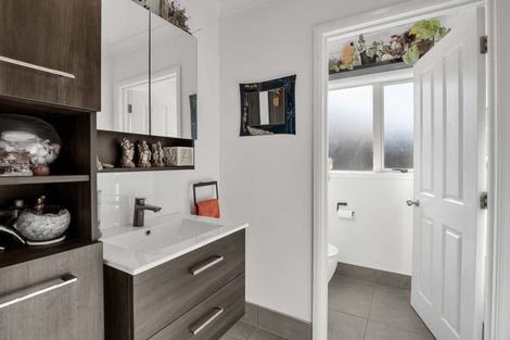 Photo of property in 20 Linkwater Way, Parklands, Christchurch, 8083