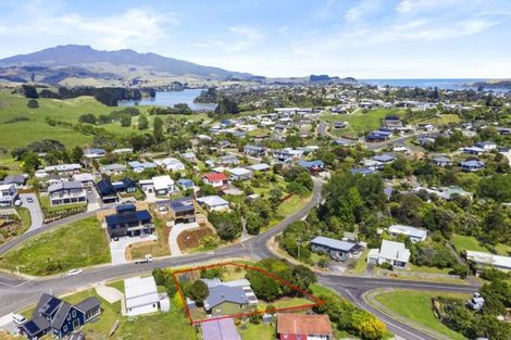 Photo of property in 43 Lorenzen Bay Road, Raglan, 3225