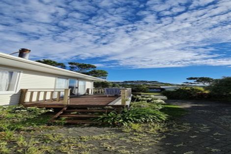 Photo of property in 72 Stewart Drive, Newlands, Wellington, 6037