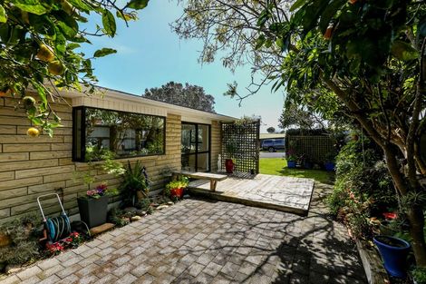 Photo of property in 1 Byron Place, Whalers Gate, New Plymouth, 4310