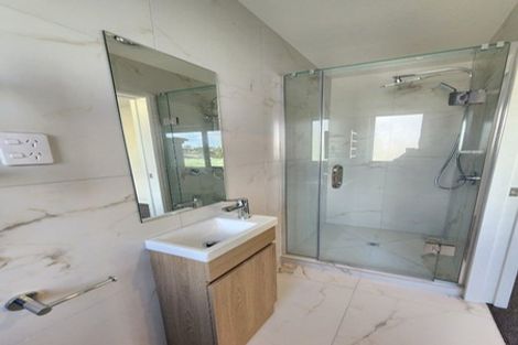 Photo of property in 26a Friesian Drive, Mangere, Auckland, 2022