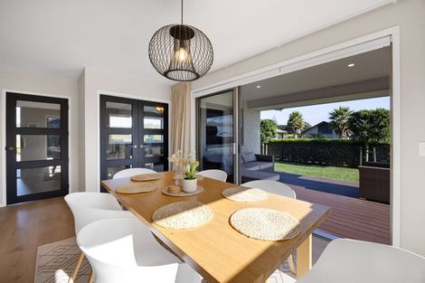 Photo of property in 52 Links Drive, Waiwhakaiho, New Plymouth, 4312