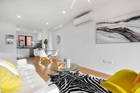 Photo of property in 3/1 Waters Place, New Lynn, Auckland, 0600