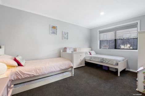 Photo of property in 16 Boocock Crescent, Orewa, 0931