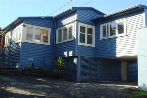 Photo of property in 2/27 Seaton Road, Murrays Bay, Auckland, 0630