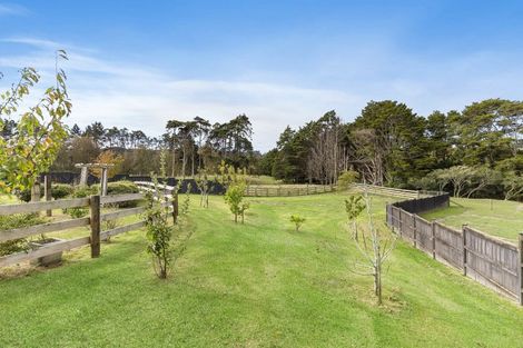 Photo of property in 19 Kahika Grove, Huapai, Kumeu, 0810