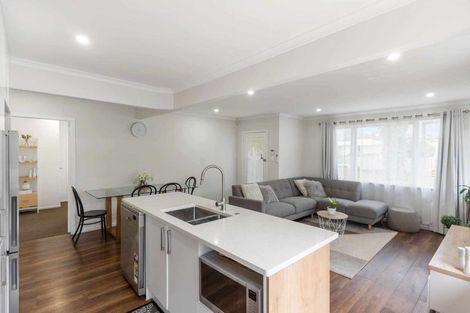 Photo of property in 11 Harrington Road, Henderson, Auckland, 0610