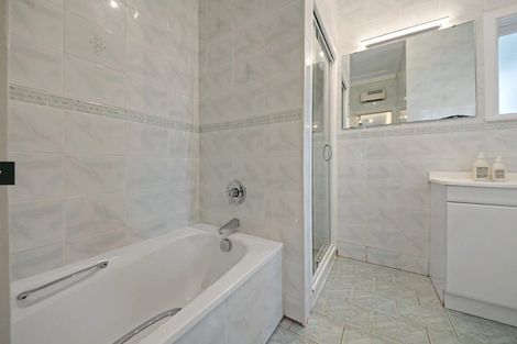 Photo of property in 4 Bloomfield Place, Epsom, Auckland, 1023